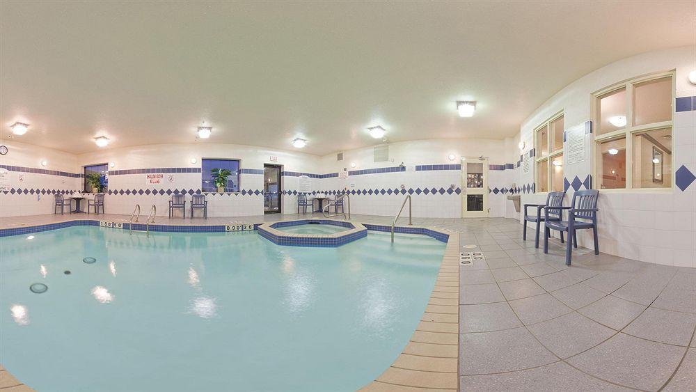 Holiday Inn Express Hotel & Suites Barrie By Ihg Esterno foto