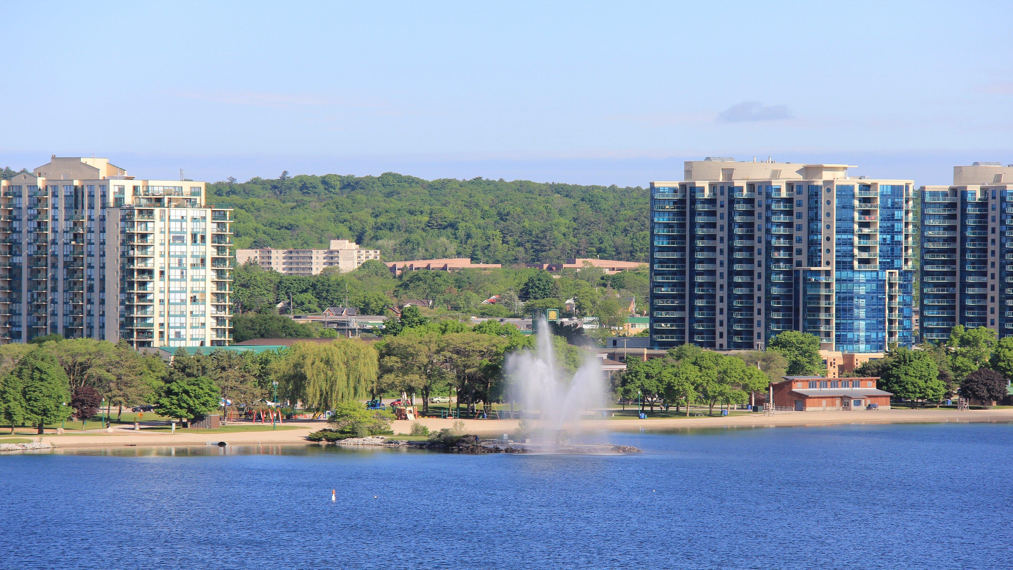 Holiday Inn Express Hotel & Suites Barrie By Ihg Esterno foto