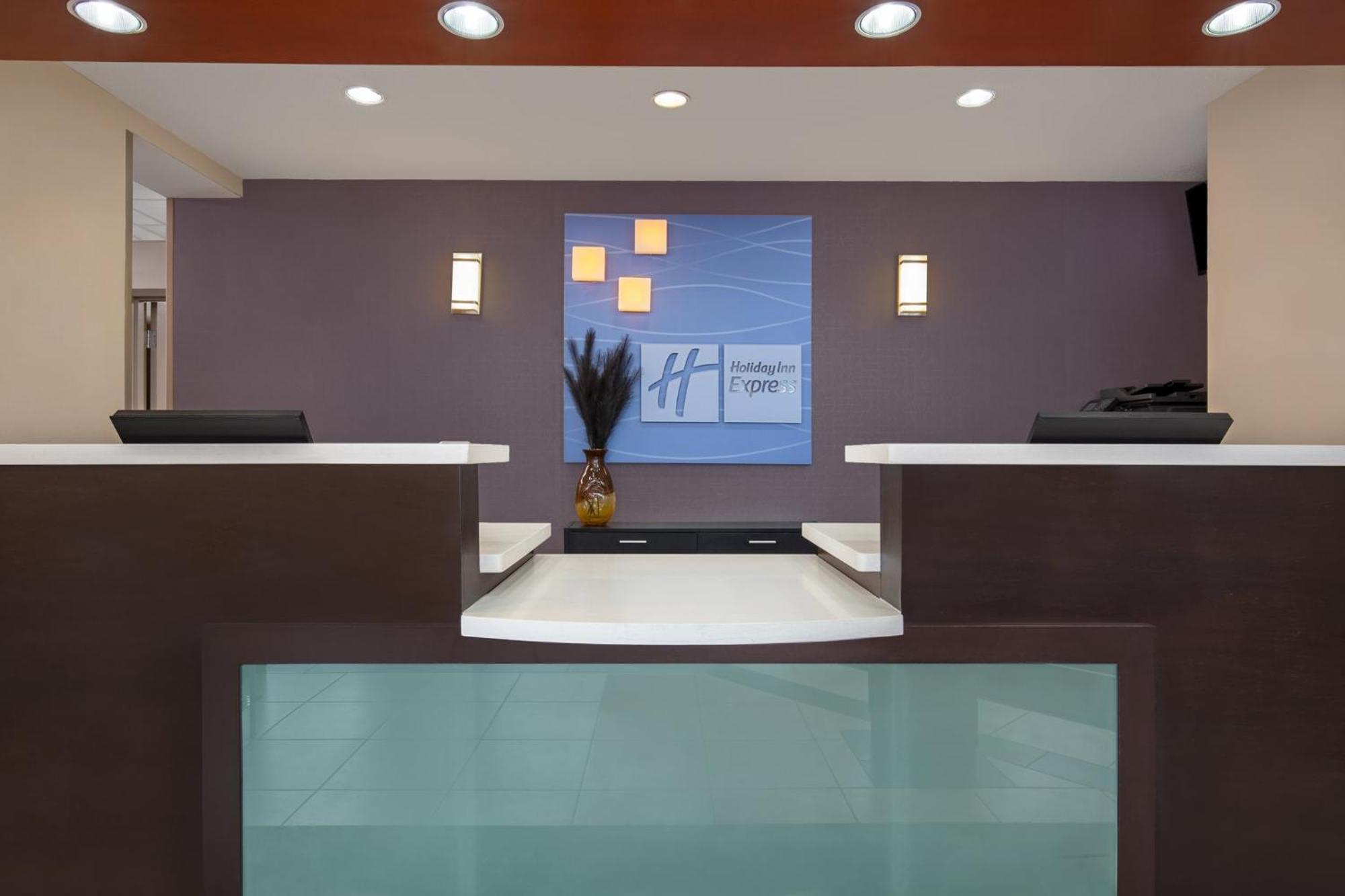 Holiday Inn Express Hotel & Suites Barrie By Ihg Esterno foto
