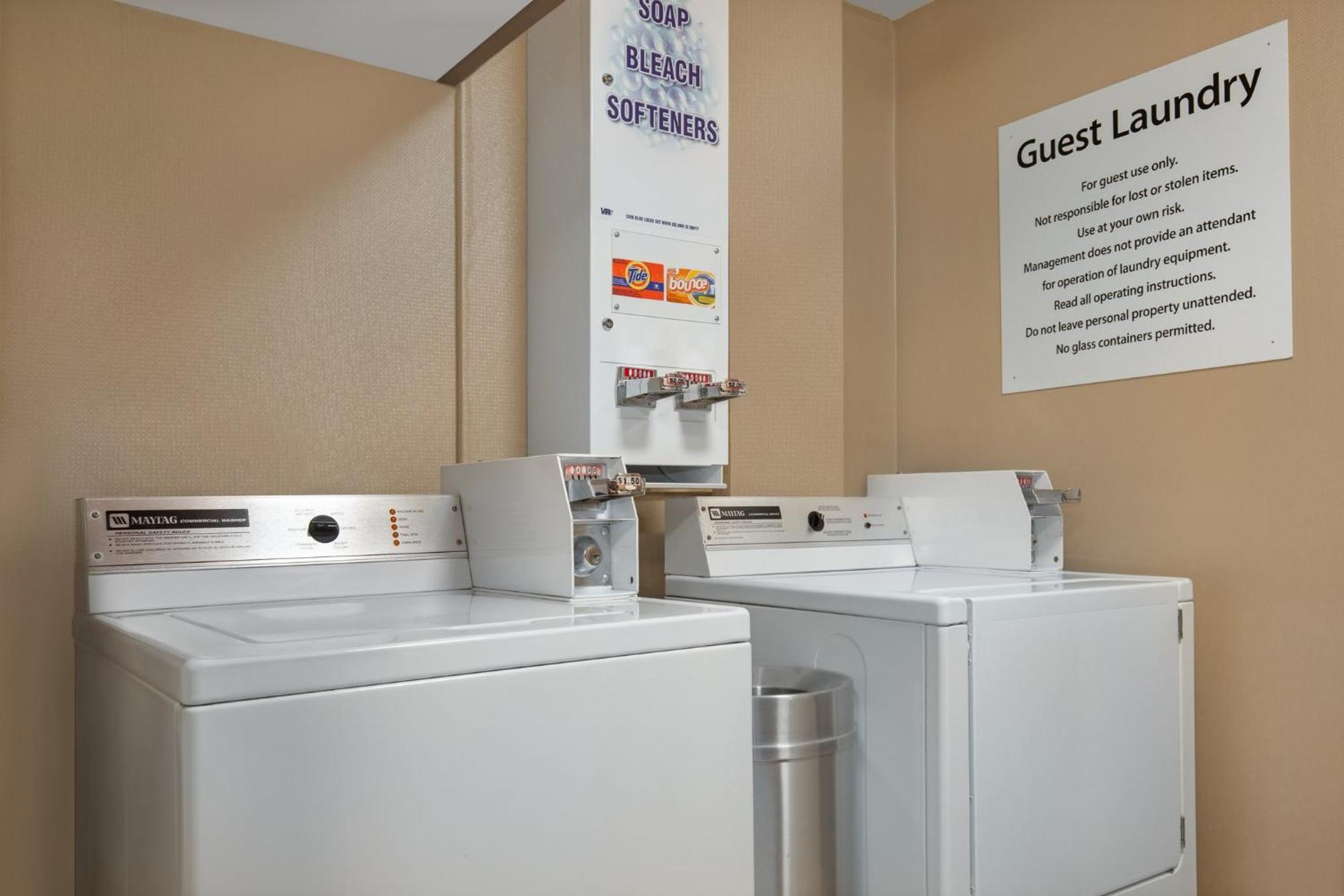 Holiday Inn Express Hotel & Suites Barrie By Ihg Esterno foto