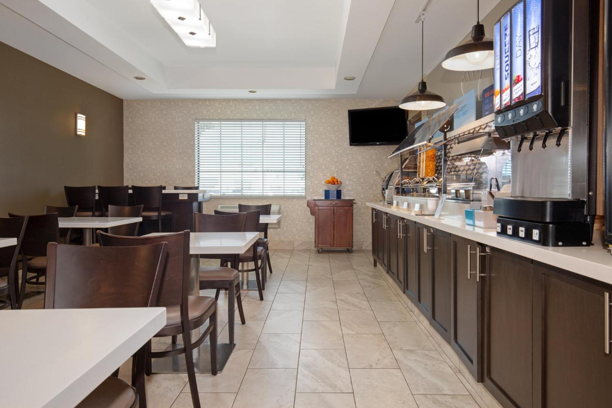 Holiday Inn Express Hotel & Suites Barrie By Ihg Esterno foto