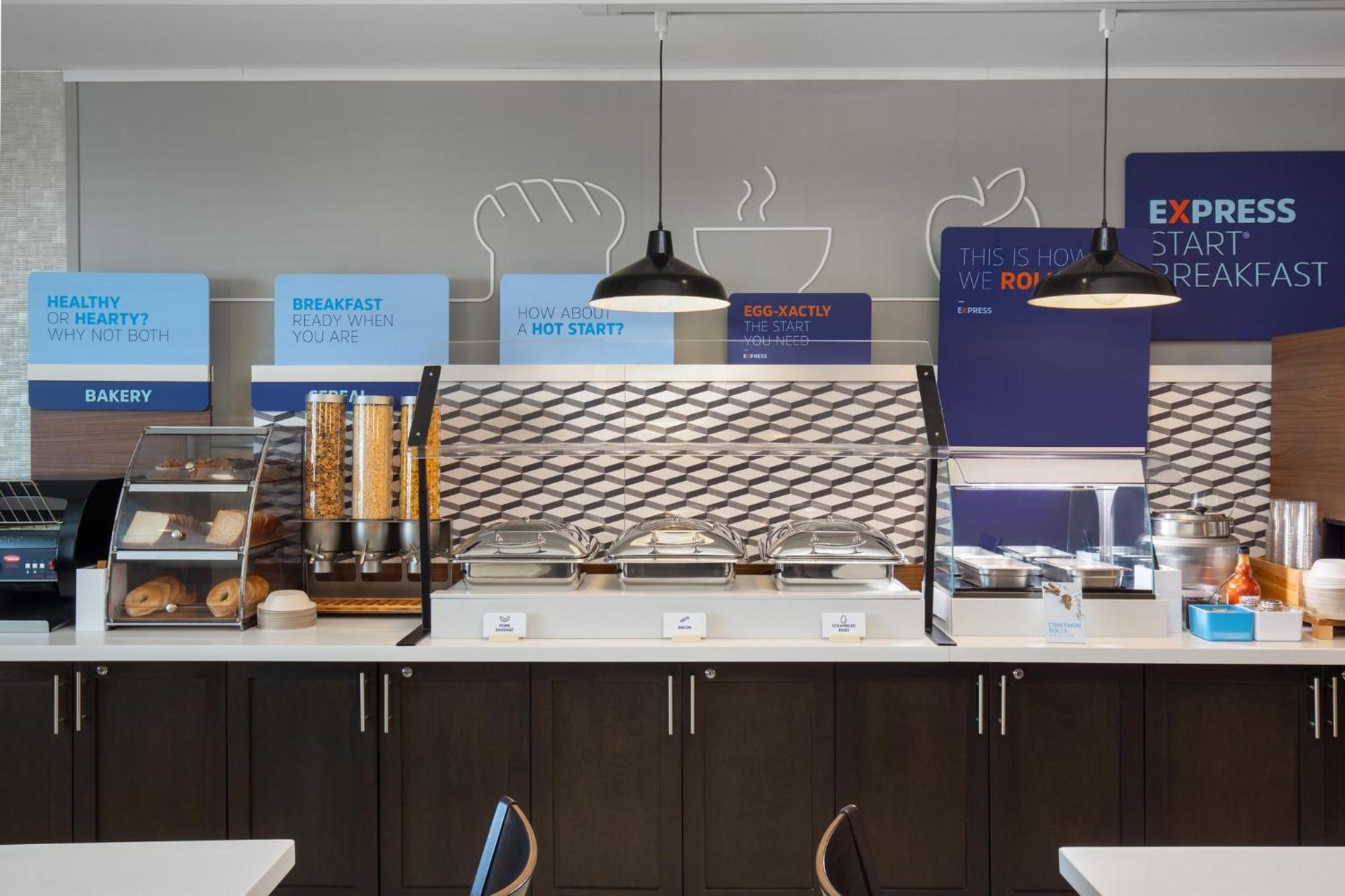 Holiday Inn Express Hotel & Suites Barrie By Ihg Esterno foto