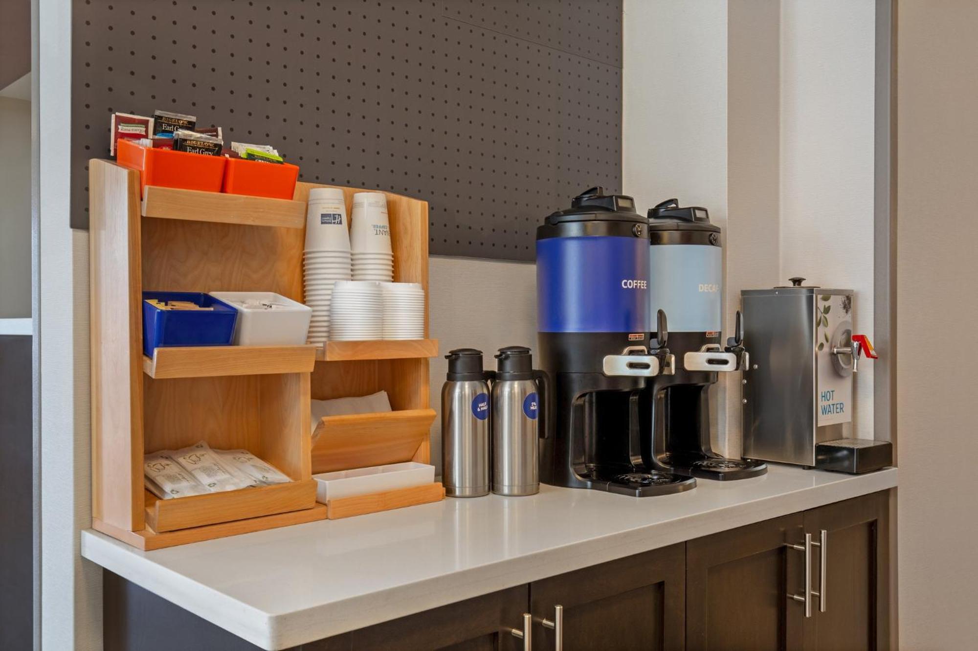 Holiday Inn Express Hotel & Suites Barrie By Ihg Esterno foto