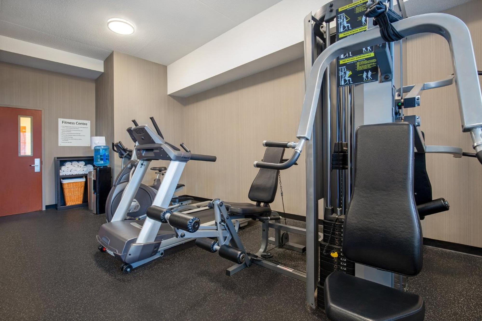 Holiday Inn Express Hotel & Suites Barrie By Ihg Esterno foto