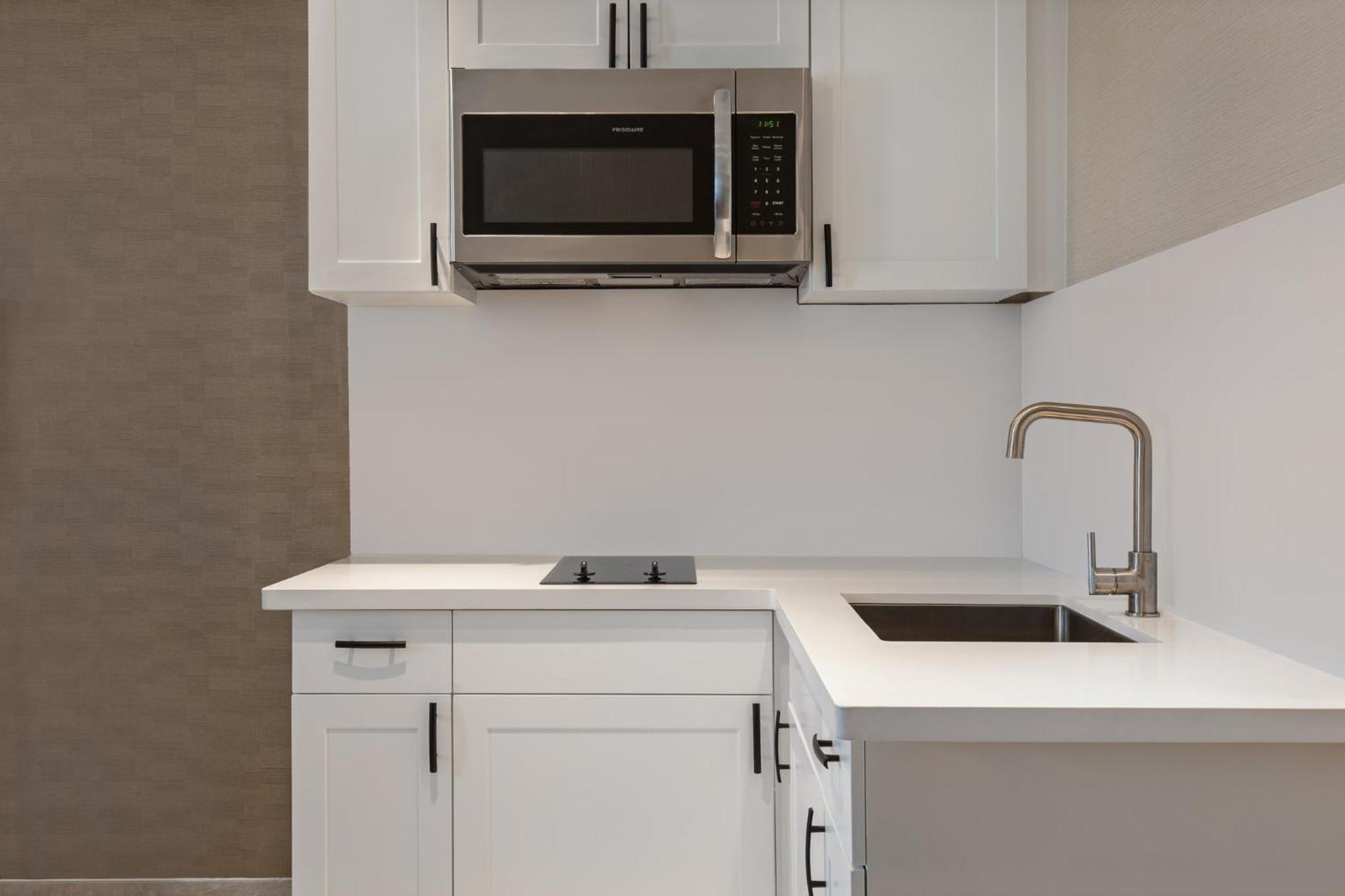 Holiday Inn Express Hotel & Suites Barrie By Ihg Esterno foto