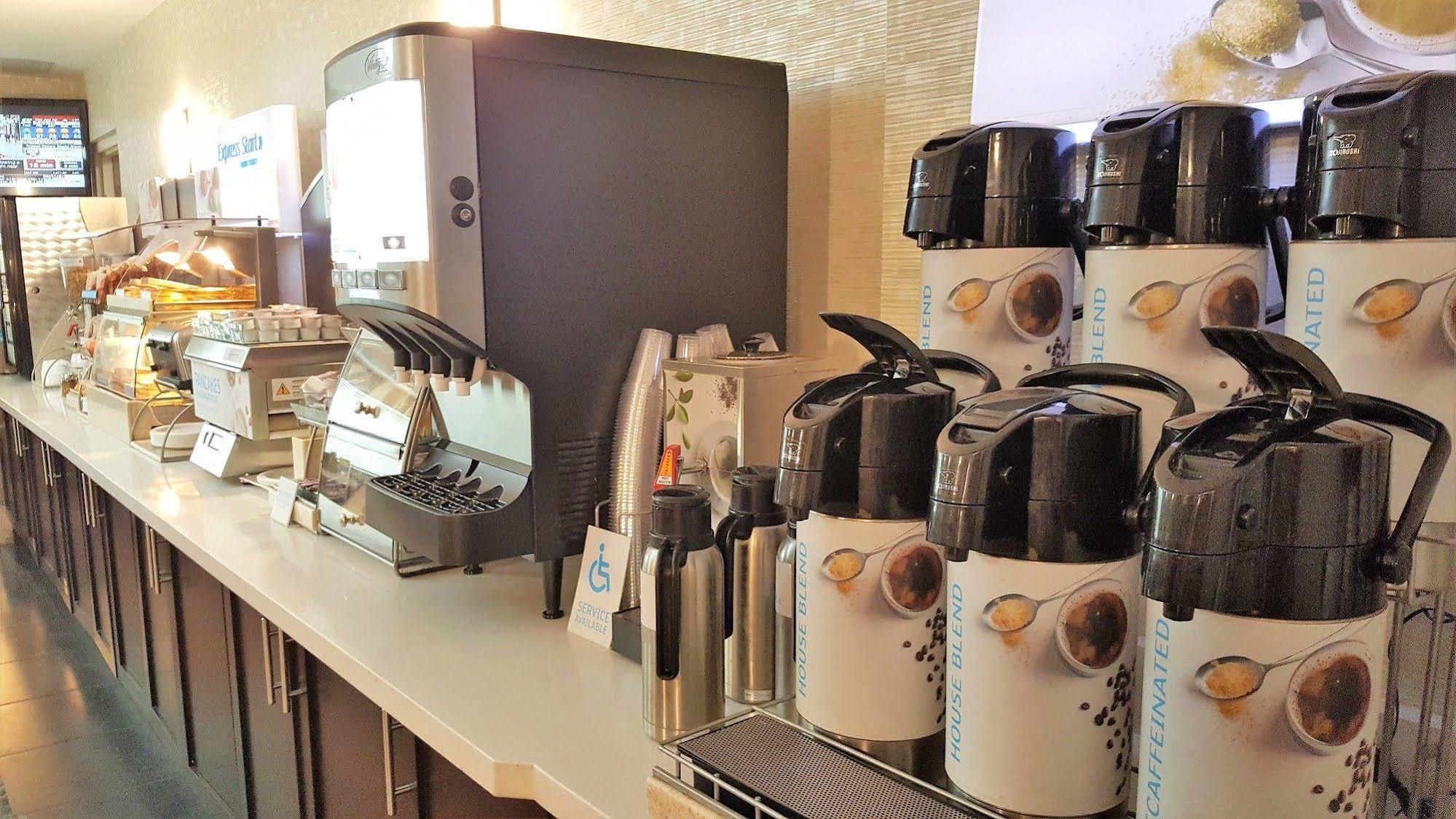 Holiday Inn Express Hotel & Suites Barrie By Ihg Esterno foto