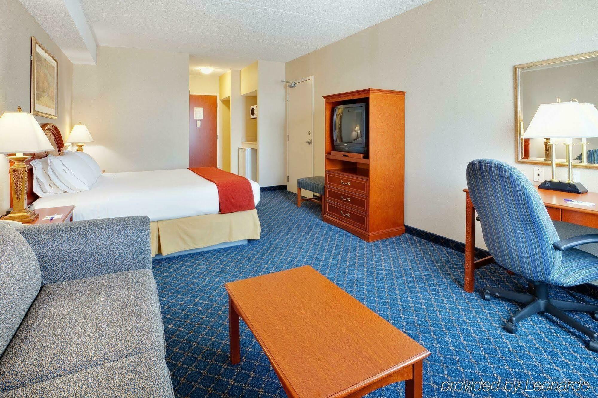 Holiday Inn Express Hotel & Suites Barrie By Ihg Esterno foto