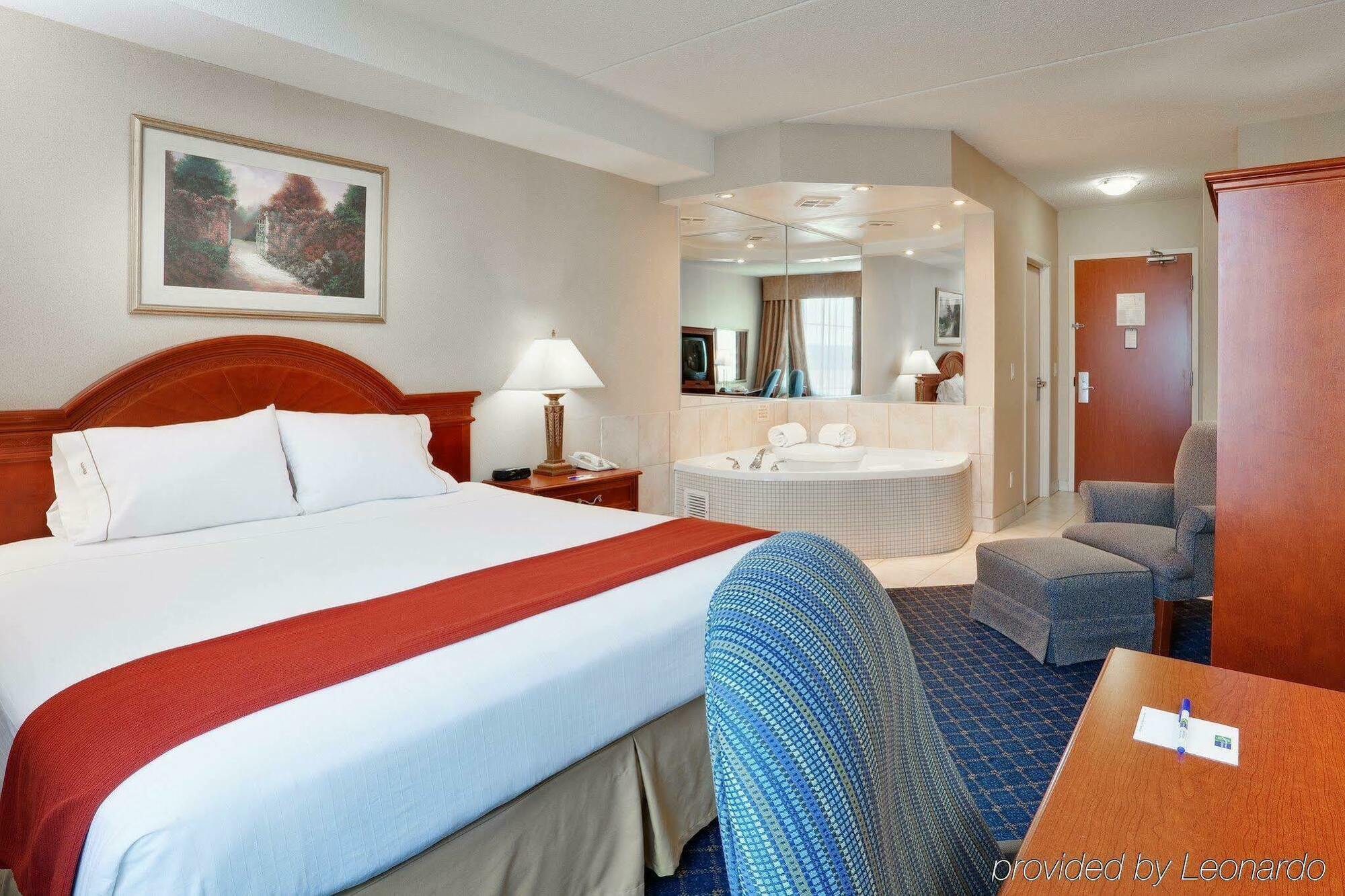 Holiday Inn Express Hotel & Suites Barrie By Ihg Esterno foto