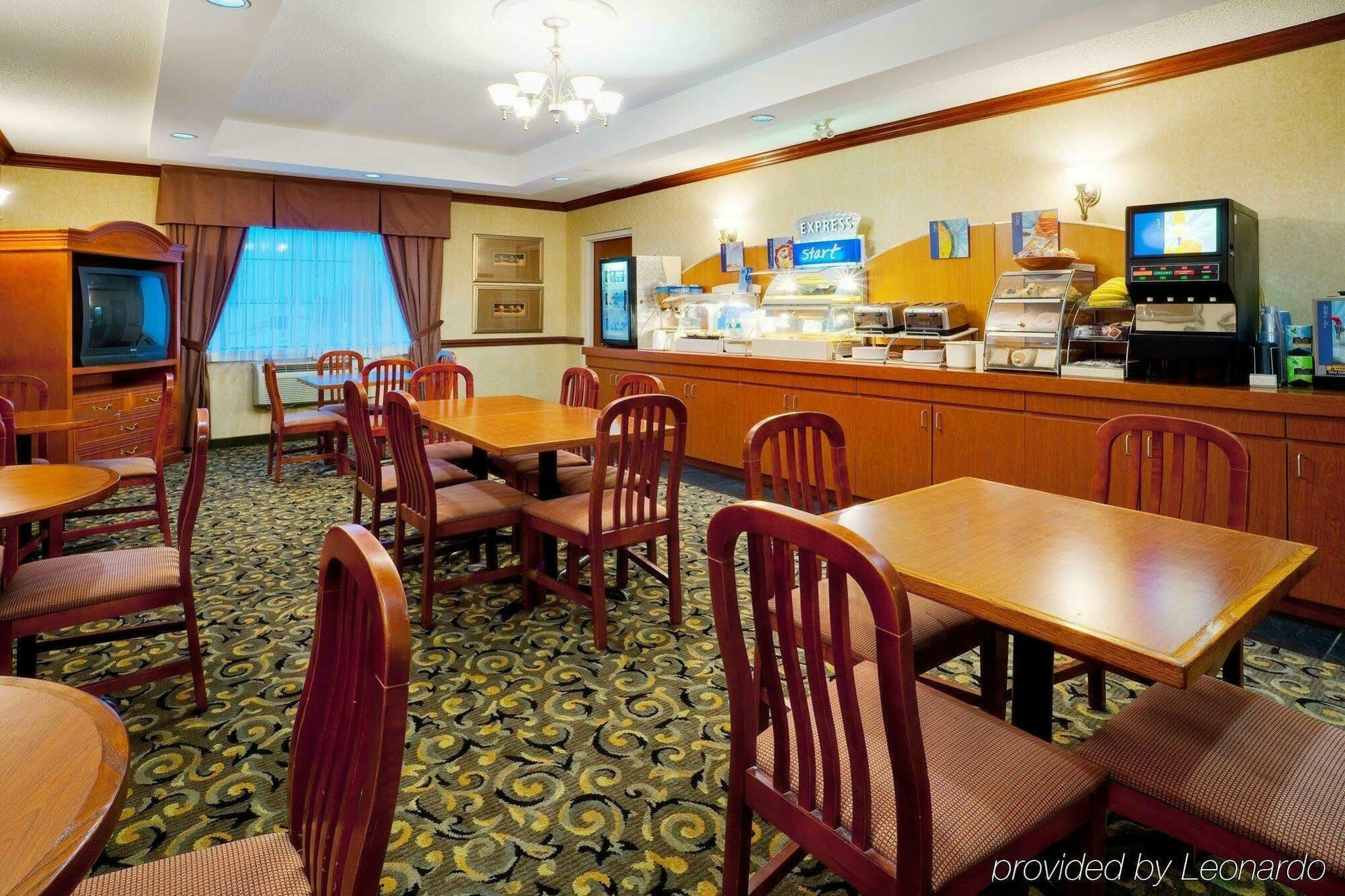 Holiday Inn Express Hotel & Suites Barrie By Ihg Esterno foto